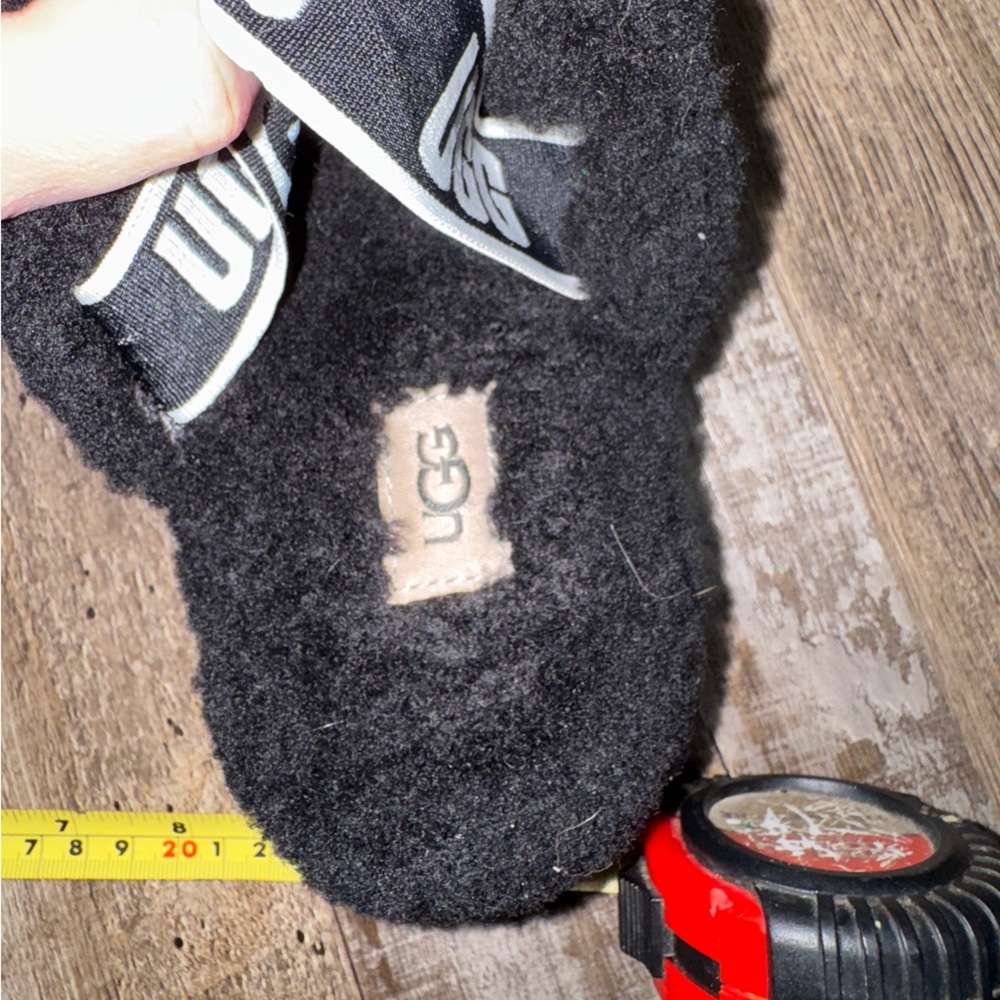 UGG‎ Fluff Yeah Slide Sandals Black Shearling Logo Strap Women’s 6 - Picture 7 of 9